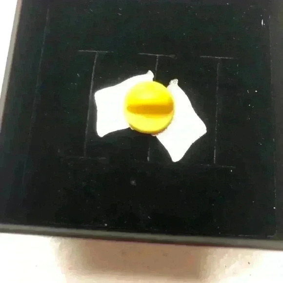 US Air Force Tie Tack Hat Pin Lapel Pin size 1” American Flag Patriotic - Picture 3 of 3